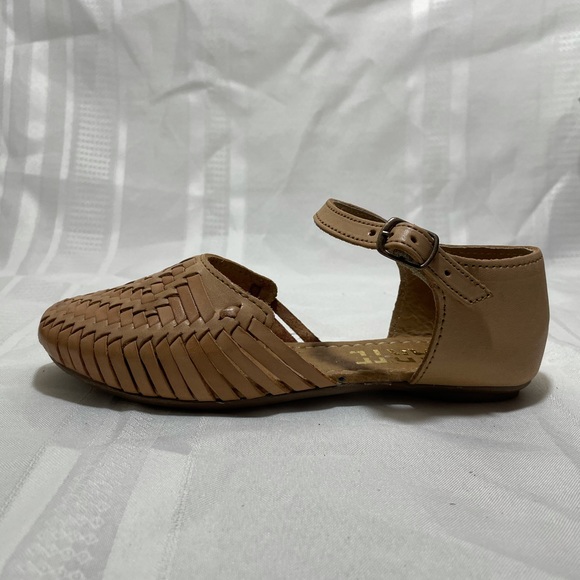 Tan color huaraches - Picture 3 of 6
